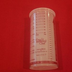 Pampered Chef dry and liquid measuring cup